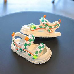 Sandals choot kids enfant sandales d'été chaussure de bébé cool 2023New Checker Fashion Walking Shoe garçons filles Soft Sole Anti Kick Sports Sandales