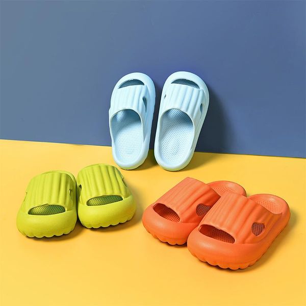 Sandales Enfants Doux Confortable Pantoufles Respirant Plat À Séchage Rapide Chaussures D'été Pour Garçon Fille Salle De Bains Jardin Plage Causal