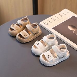 Sandalen kinderen zomer jongens meisjes baby wandelschoenen plat baotou type zachte bodem comfortabele casual sandalen kinderen strandschoenen 240517