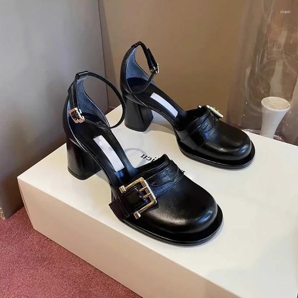 Sandalias estilo coreano negro tacones altos francés tacón grueso Baotou mujeres verano cabeza redonda zapatos individuales temperamento diseñador bombas