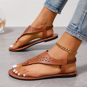 Sandals dames chaussures 2023 string women's ouverte ouverte femme décontractée rivet groupe élastique talon plat bas mou