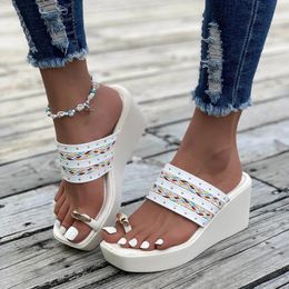 Sandals dames toe d'été ensemble carré talon talon épais semelle de plage douce de plage sandalias de mujer verano 2024