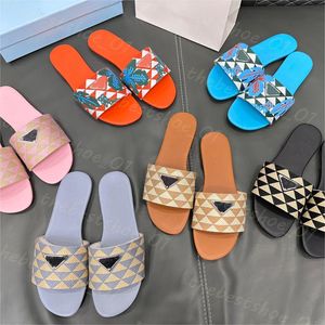 Tissu slipper Designer Tazz Slippers Broider Sandal Triangle Slide Femme Foost Shoe Loafer Sliders Summer Beach White Sandale