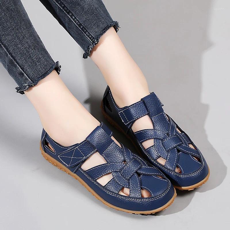 Sandalen große Größe 35-43 Damen Spring Hollow atmable flach lässiger, farbenfarbige Nicht-Schlupfschuhe