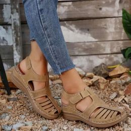 Sandales grandes femmes Summer S Taille des chaussures romaines respirantes romaines Couleur solide à la mode
