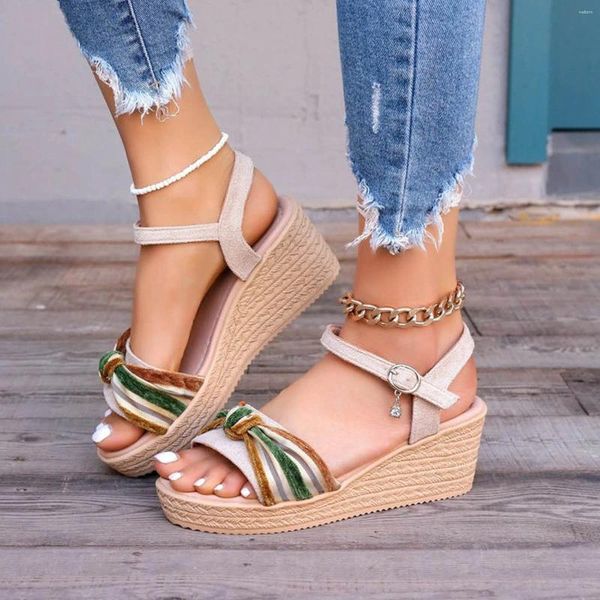 Sandals Chaussures en cuir femme Tendance Arc Support Summer One Line Buckle Talon Talon Femmes habillées épaisses épaisses String