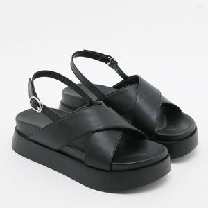 Sandales loisirs confortable marche 2023 été plage Rome gladiateur chaussures femmes Designer Chic plat plate-forme noir blanc chaussures