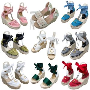 Sandales lettre marque chaussures de créateur femmes été talons hauts toile tissu pêcheur chaussures paille bas plate-forme chaussures nœuds papillon laçage luxe nouvelle mode talon compensé