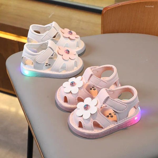 Sandalias Zapatos de niña con luz 0-1 año 2 Niñas Fondo suave Niño pequeño Verano Punta cerrada Pequeña princesa occidental