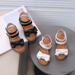 Sandalen kleine kinderen sandalen enkelband Black White Girl's Sliders 21-30 peuter lederen flexibele zomer kinderen platte schoenen