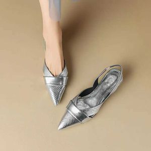 Sandales Sandales à talons bas été 2023 élégant décontracté argent femmes chaussures de luxe concepteur Mule corne femmes pantoufles Zapatos De Mujer J240224