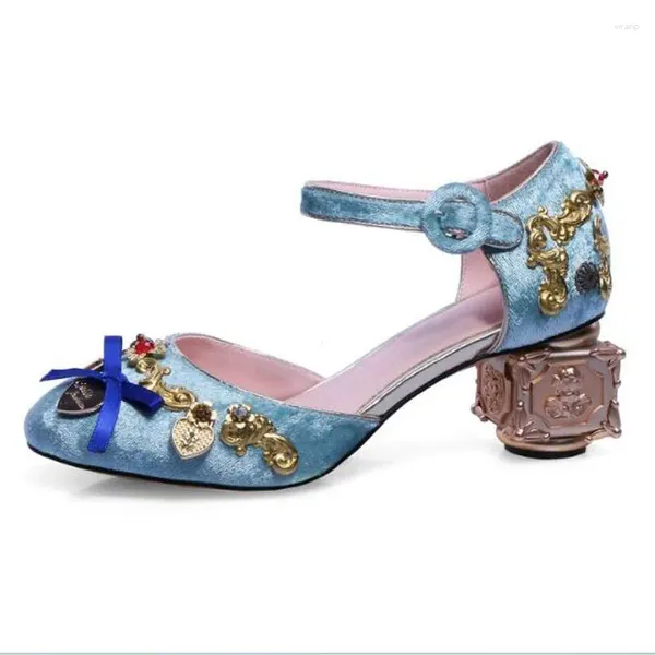 Sandalias Luxury Crystal Gold Flower With Heart Metal Floral Cube Heels Blue Pink Velvet Round Toe Mary Jane Pumps Zapatos Mujer