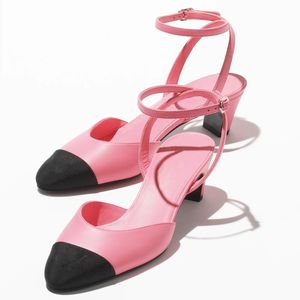 Sandalen Luxe Designer Slingbacks Dameskleding Schoenen carrière Chan C hunky Hakken pumps Kettingen Gesp Dames Feest Bruiloft Schoen 5cm Hakken Met Doos 10A