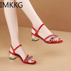 Sandales Luxe strass sandales femmes été talon moyen talon épais boucle mode tout-match chaussures bout ouvert sandales rouges 231204