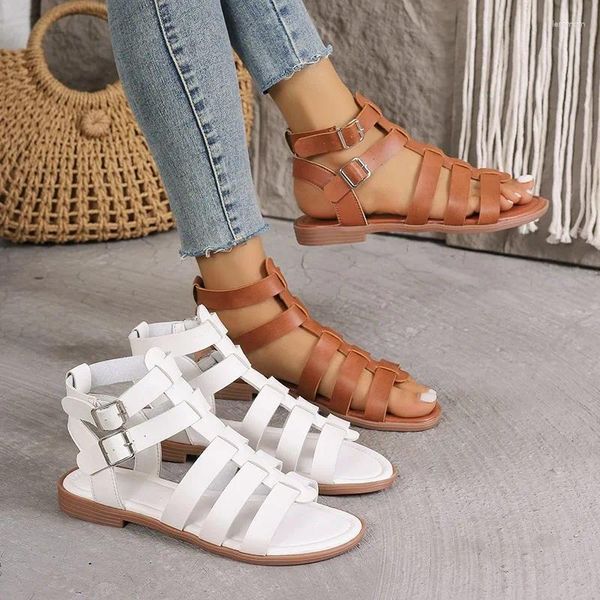 Sandalias zapatos de mujer elegantes para mujeres de lujo para mujeres con tacones bajos planos de pez gladiador casual diseñador de pescado blanco