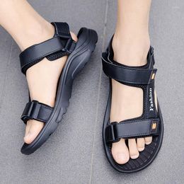 Sandals Man más sneaker cómoda souliers gruesas bity bity chanclas altura de verano creciendo zapatos de cuero sapato tenis 2024 754 785