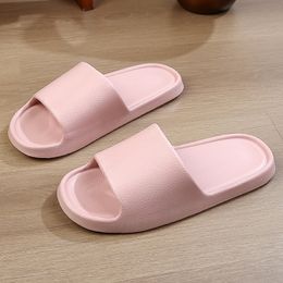 Les hommes de sandales pour les femmes épaisses et semelles tout au long des couples d'intérieur d'été prennent des douches dans la salle de bain 06 6 92 Sals wo