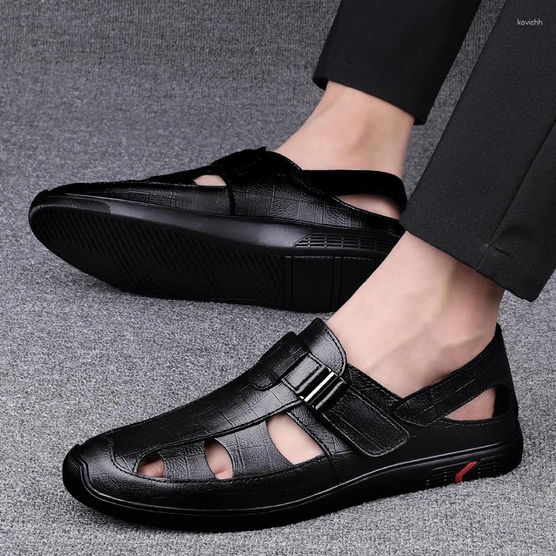 サンダルの男性本革の夏の夏の靴ビーチファッション快適な屋外スニーカークラシックビジネス