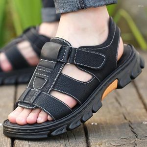 Sandales en cuir véritable pour hommes, chaussures de luxe d'été de haute qualité, décontractées, de marche, d'extérieur, à la mode, 2024