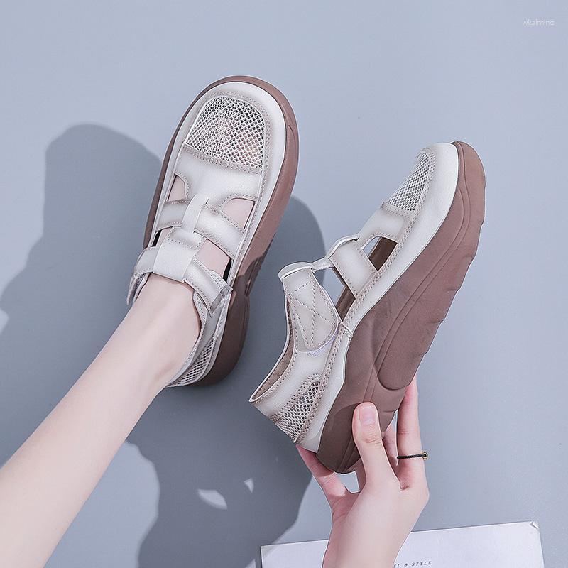 Sandalet örtüsü nefes alabilen küçük beyaz ayakkabılar kadın için 2023 yaz Koreli versiyon öğrenci aktivizmi kadınlar içi boş gündelik