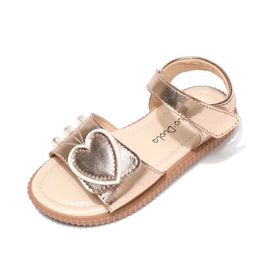 Sandali New Baby Girl Sandali Summer Baby Girl Shoes Summer Kids Sandali per bambini Fashion heart Girls Flat Pricness Shoes Z0225