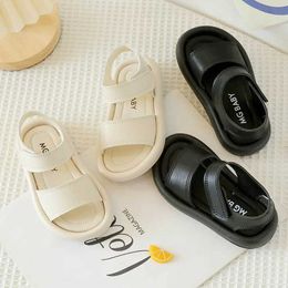 Sandalen nieuwe kinderen zomer sandalen jongens meisjes mode pure kleur haak sandalen baby zacht ademende schoenen kinderen zomer strand sandalen 240423