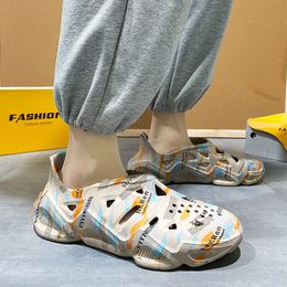 Sandales nouvelle plate-forme pantoufles été hommes sport trou chaussures imprimer tendance mode antidérapant sport sandales WK22588-02