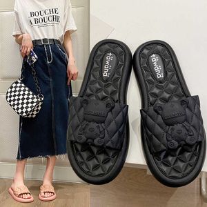 Sandalen Nieuwe Zomer Meisjes Zachte Zool Stil en Vochtig Water Leuke Thuis Indoor Badkamer Baden Antislip Slippers Tawana J240315