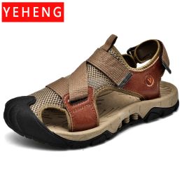 Sandalen Nieuwe zomerse zomerse mannen Ademende casual schoenen Handgemaakte Outdoor Men Slippers Beach Sandalen Plus Maat 3846 Hoge elastische rubberen zool