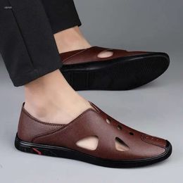 Sandales Men de conduite non creux confortable Slip doux Cool Lighted Breathable Tous Match Perfoated Shoe polyvalent Casua B5a