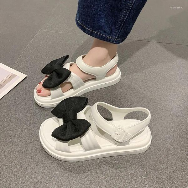 Sandalias Baotou de gran tamaño para mujer Verano Suela suave Grueso Uso externo Pajarita Fresca