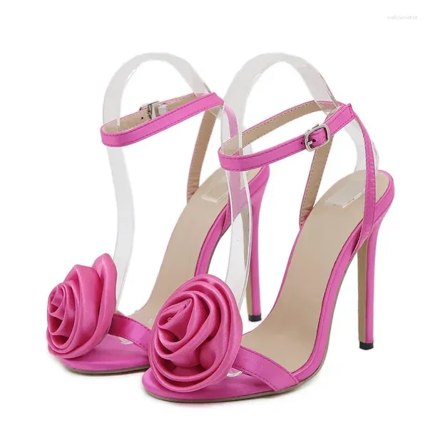 Sandalias Pink Design Rose Flower 2024 Moda Plataforma de punta abierta Fiesta de boda Zapato de baile Hebilla Tacones altos Sandalias de Mujer