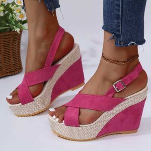 Sandales rose sandales femme été 2024 plate-forme hauts talons sandales chaussures d'été femme cale dezim cross bouton de plage sandales j240416