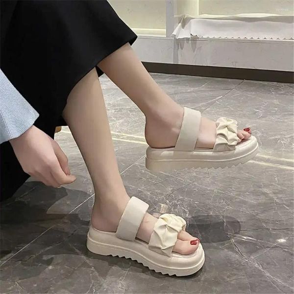 Sandalias Plataforma Suela alta Sandalia de lujo Mujeres Zapatillas para niños Zapatos Mujer Flipflop Zapatillas Deporte Dropship Factory Street Outings