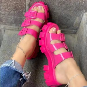 Sandals platform Slippers Punk Fashion Design Open Toe Romeinse Sandalen Nieuwe zomerronde Toe Beach Vacation Comfort Ladies Slippers