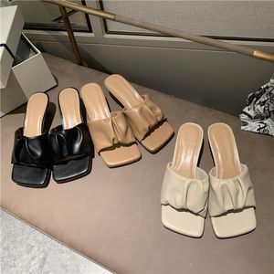 Sandales en cuir plissé femme chaussures tête carrée mode été pantoufles Asakuchi tout match bout ouvert talon haut pantoufles sandales