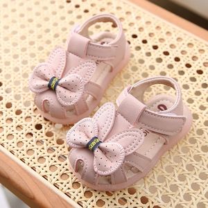 Sandales en cuir PU été pour enfants mignon arc semelle souple enfant en bas âge chaussures voyage en plein air plage filles princesse chaussures 230630