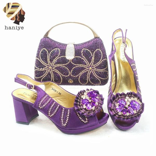 Sandales Purple Femmes Fête de mariage Style italien Chunky Sling Backs Talons avec Crystal Clutch Sac Chaussures et Evening Set 7cm