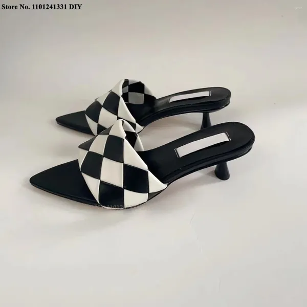 Sandales Image réelle Modèle de grille noir et blanc Bout pointu Chaussures à talons bas Femmes Fête à talons ouverts