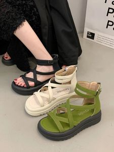 Sandales Roman Sandals Fashion Womens Chaussures 2023 Med Suit Female STRAPE DE LA CHETHE BEIGE Allmatch avec un talon Gladiator Luxury Medium Comf