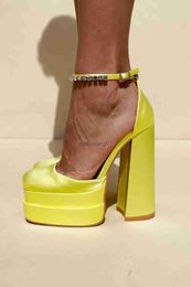 Sandalias punta redonda tacones altos beige 2023 plataforma de baloncesto zapatos de mujer con correas bomba sexy 12 cm última hebilla casual cuadrado crossdrJ240122