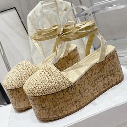 Sandales Sandale Femmes Été Unique Tissage À La Main Plate-Forme Supérieure Enveloppant Fond Épais Chaussures Femme Mode Rétro Fée