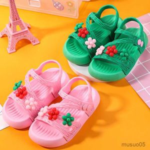 Sandalen sandalen voor meisjes 2023 Zomer nieuwe zachte bodem anti slip kinderen schoenen zoete bloemen prinses platform sandalen casual strandschoenen
