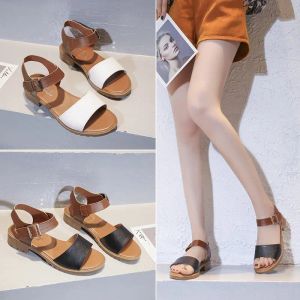 Sandalen sandalen vrouwen 2023 zomer elegante vrouw schoenen met lage hakken replica casual sneakers witte hiel goedkope producten en gratis verzending