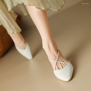 Sandalen Sexy Echt Leer Vrouwen Slingbacks Zomerbloemen Ronde Dikke Hak Sandaal Kruis Dunne Band Beige Dames Feestschoenen