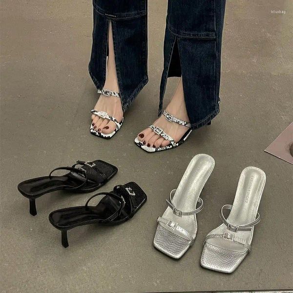 Sandalias Sexy Summers Squared Toes Mujeres 2024 Casual Ladies Silver Ins Mules Zapatillas Thin Tacones altos Sandalias de piel de serpiente