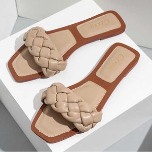 Sandals Chaussures Slip d'été Mode sur tissage Femme solide