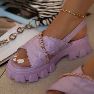 Sandalen Korte en Dikke Platform Damesschoenen 2022 Lente Herfst Open Teen Casual Strand Slide Designer Chain Flip H240328V7R6