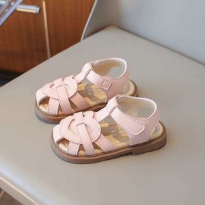 Sandales Taille 22-31 Chaussures pour enfants et filles Nouvelles chaussures bébé 1 à 2 ans mignonnes Hollow Soft Sole fermé Princesse D240527