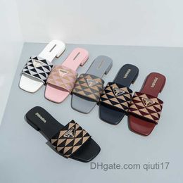 Sandalias Slides2023 P home bordado triángulo mujeres sliders casual tacón bajo plaid zapatillas qiuti17